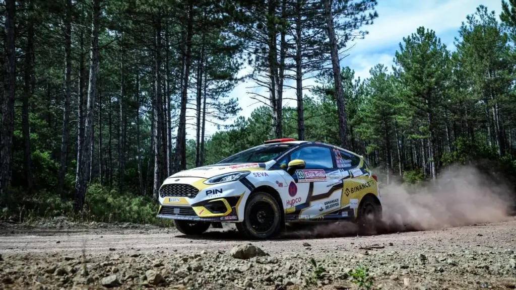 Binance TR Pilotu Kübra Denizci Keskin, Eskişehir Rallisi’nde Kadın Pilotlar Birincisi Oldu